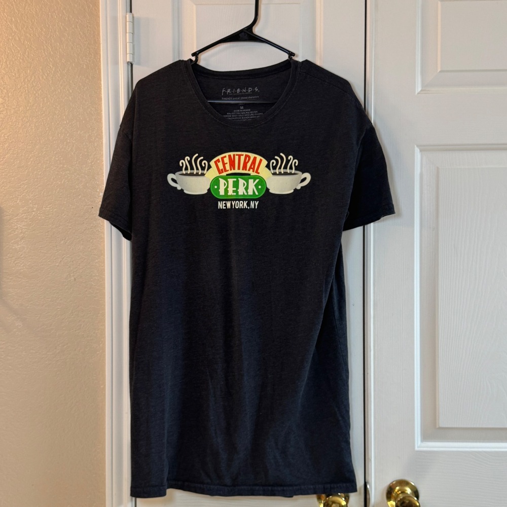 Friends TV‎ Show Series Central Perk Graphic Gray Charcoal Men's T-Shirt Size M
